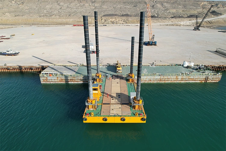 掘削自動昇降プラットフォーム